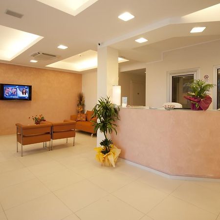 ميسانو ادرياتيكو Residence Perla المظهر الخارجي الصورة