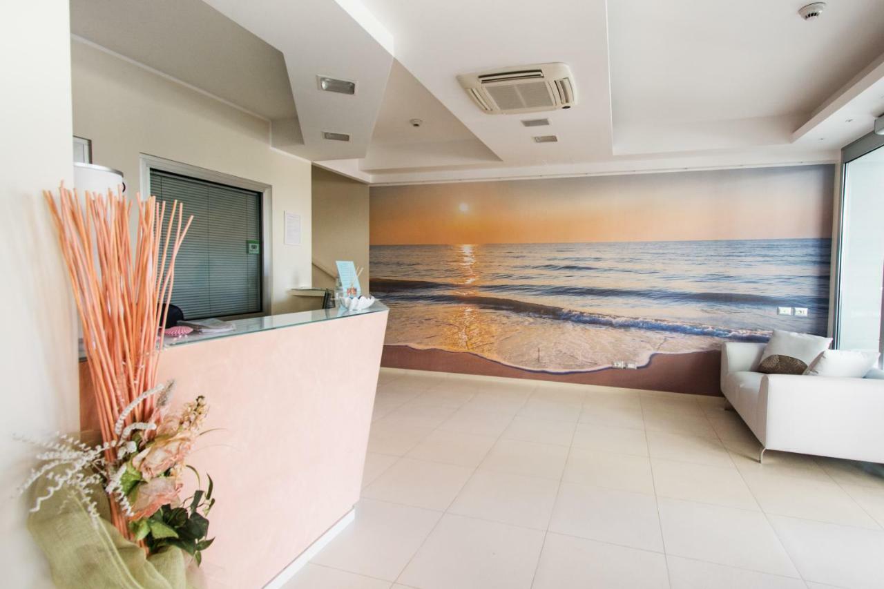 ميسانو ادرياتيكو Residence Perla المظهر الخارجي الصورة